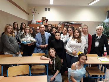 Jedyne takie warsztaty w Polsce. Uczennice uczą się profesjonalnego makijażu...